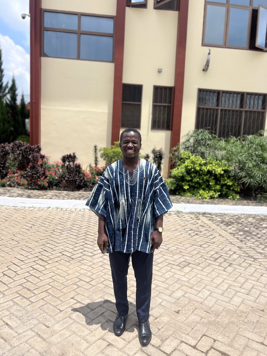 ignas_osei's tweet photo. It was a great pleasure celebrating with kindred minds ,mighty and honorable constituents of the OLAG community ,the 10th Anniversary of OUR LADY OF GRCE SHS.🥳⚪️🔵
OLAG, a cushion for transformation 🙏
#olag@10 https://t.co/M7DQwbQEgt