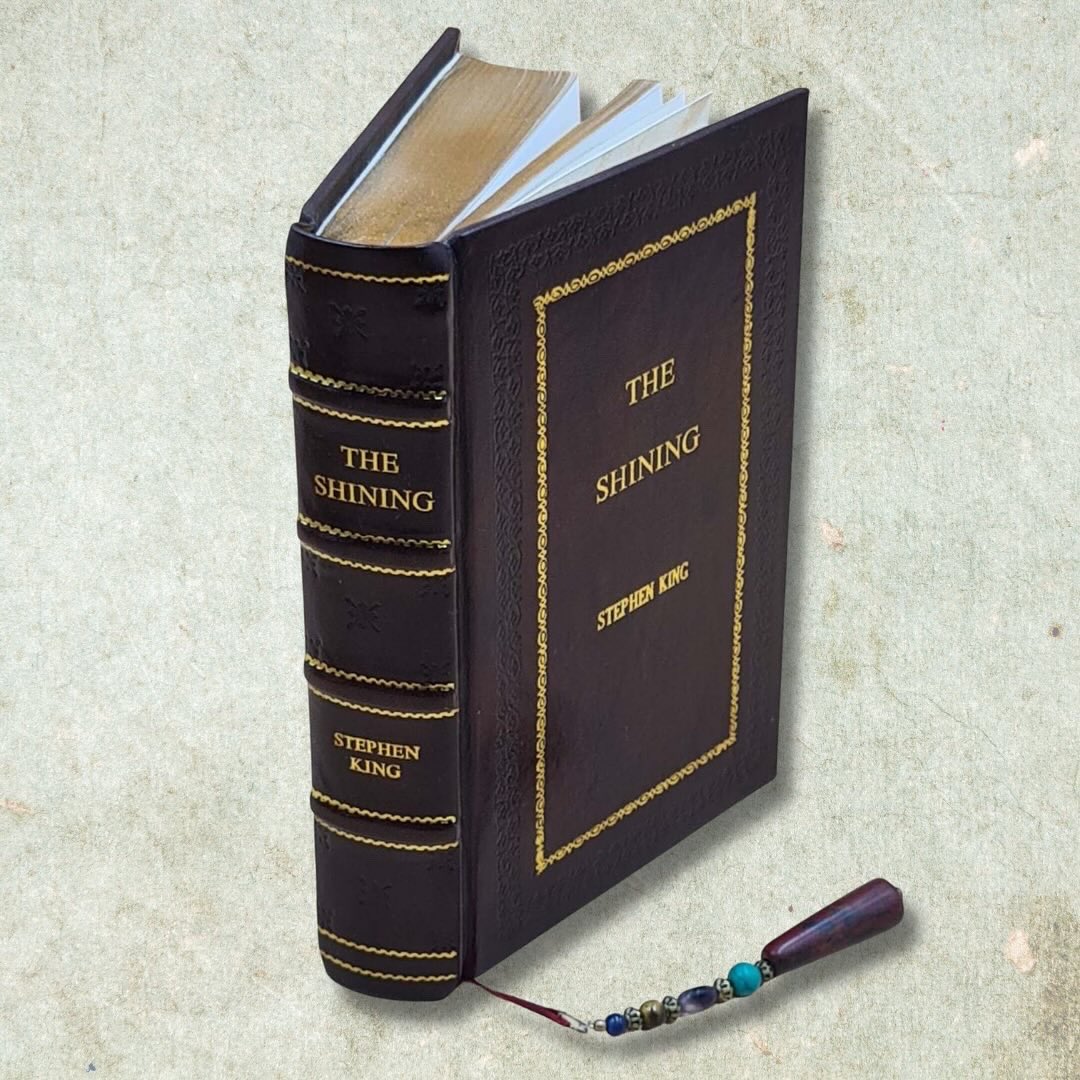 RareBiblio's tweet image. 📚 Best Sellers of the Week 📚

⚫️ &quot;The Shining&quot; by Stephen King 
⚫️ &quot;The Chronicles of Narnia&quot; 
⚫️ &quot;The 48 Laws of Power&quot; 

📖 Elevate your reading experience with our custom leather-bound books.

Order your favourite book now - rarebiblio.com / @rarebiblio