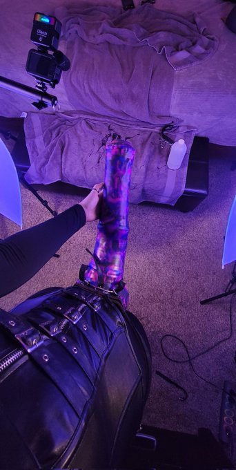 Dick so big you gotta zoom all the way out lol  The Brooklyn Supreme by TwinTailToys https://t.co/Sc<a href="/tag/mvsales"class="tags"><span>#mvsales</span></a>