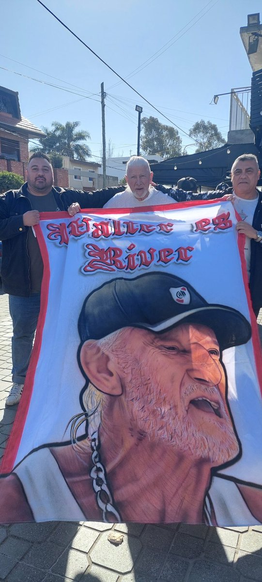corcho1417's tweet photo. La leyenda El Viejo Walter 💪🏽💪🏽 https://t.co/l6xrhsvhUe