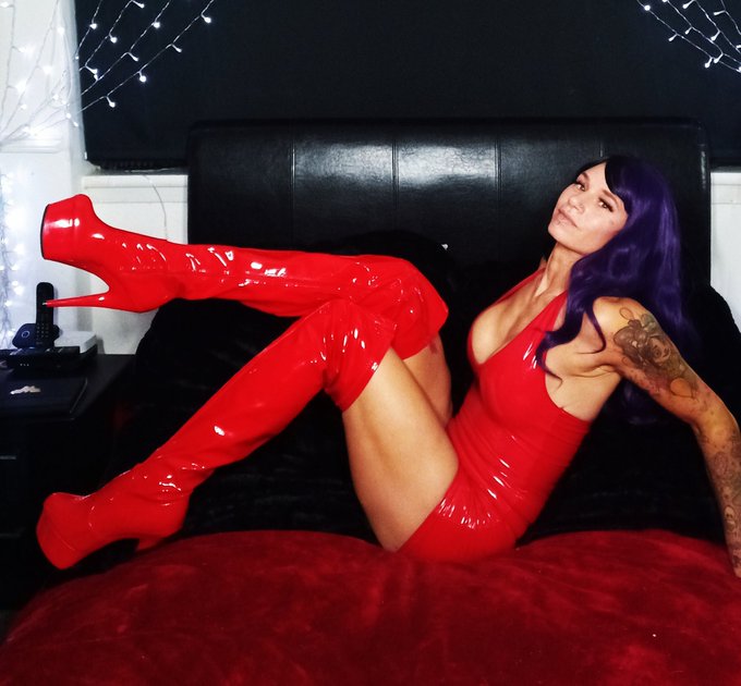 Oh I also got boots to match.. 😉😈 #fetish #mistress #boots #red #fantasy #feet https://t.co/RVUORxUI<a href="/tag/fetish"class="tags">#fetish</a><a href="/tag/mistress"class="tags">#mistress</a><a href="/tag/feet"class="tags"><span>#feet</span></a><a href="/tag/red"class="tags"><span>#red</span></a><a href="/tag/boots"class="tags"><span>#boots</span></a><a href="/tag/fantasy"class="tags"><span>#fantasy</span></a>