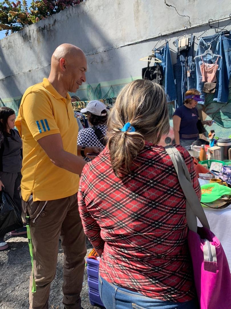 Demostrando capacidad organizativa y de movilización <a href="/Pr1meroJusticia/">Primero Justicia</a> Caracas llevando el mensaje de #LaVenezuelaDelEncuentro  con <a href="/hc/">hank</a>