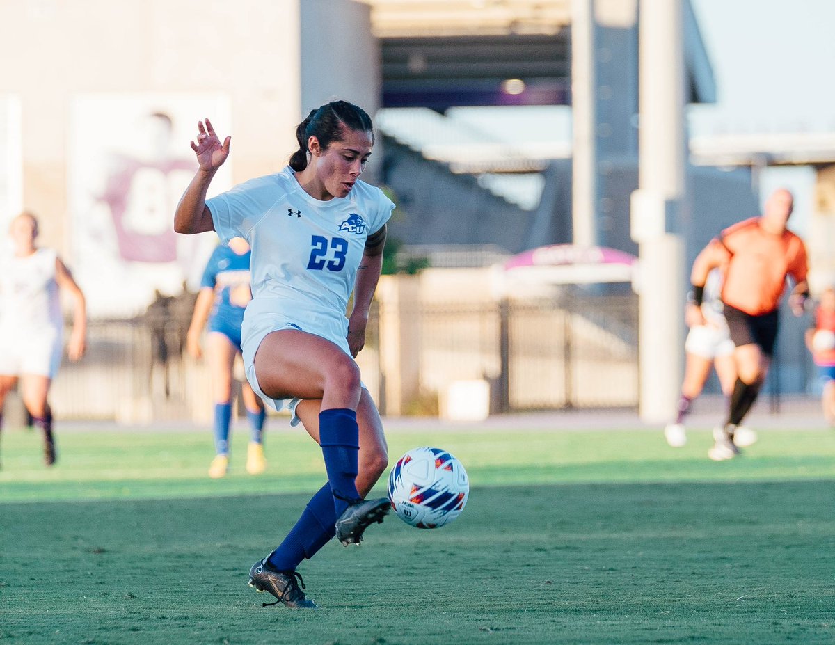 🌟 𝓢𝓔𝓝𝓘𝓞𝓡 𝓢𝓟𝓞𝓣𝓛𝓘𝓖𝓗𝓣 🌟

Jazzy Torres

Last, but certainly not least, is our girl Jazzy.  In her 3 years as a Wildcat midfielder, she’s been a 2x WAC Academic All-Conference player &amp; one of the most awesome &amp; unforgettable teammates!! 

#GoWildcats