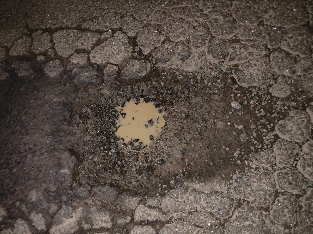 JayeshSwami5's tweet photo. @OfficeOfNG 
@NHAI_Official 
@NasikPune road 
There is a big patch hole on road because of this more than 10 car tyres breck 
Please fill it ASAP 

Location:Aayushi fuel plaza
Gonde, pune highway, phata, Sinnar, Maharashtra 422606 https://t.co/rSpj6lnamI