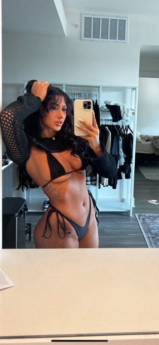 Body 😈 https://t.co/ECNMUZfvek<a href="/tag/nnn"class="tags"><span>#nnn</span></a>