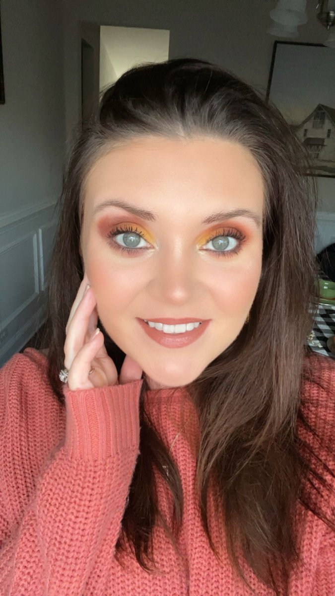 TaylorUsry2's tweet photo. Sweather weather 🎃 🍁
@MorpheBrushes
@elfcosmetics
@wetnwildbeauty
@essence_DE
@flowerbeauty
@11SevenBeauty
@Maybelline
@ColourPopCo
#falllook #itsfallyall🍁 #fallmameup #falleyeshadow https://t.co/AgNClVAz3t