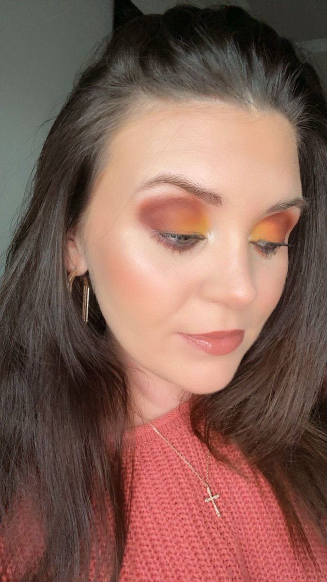 TaylorUsry2's tweet photo. Sweather weather 🎃 🍁
@MorpheBrushes
@elfcosmetics
@wetnwildbeauty
@essence_DE
@flowerbeauty
@11SevenBeauty
@Maybelline
@ColourPopCo
#falllook #itsfallyall🍁 #fallmameup #falleyeshadow https://t.co/AgNClVAz3t