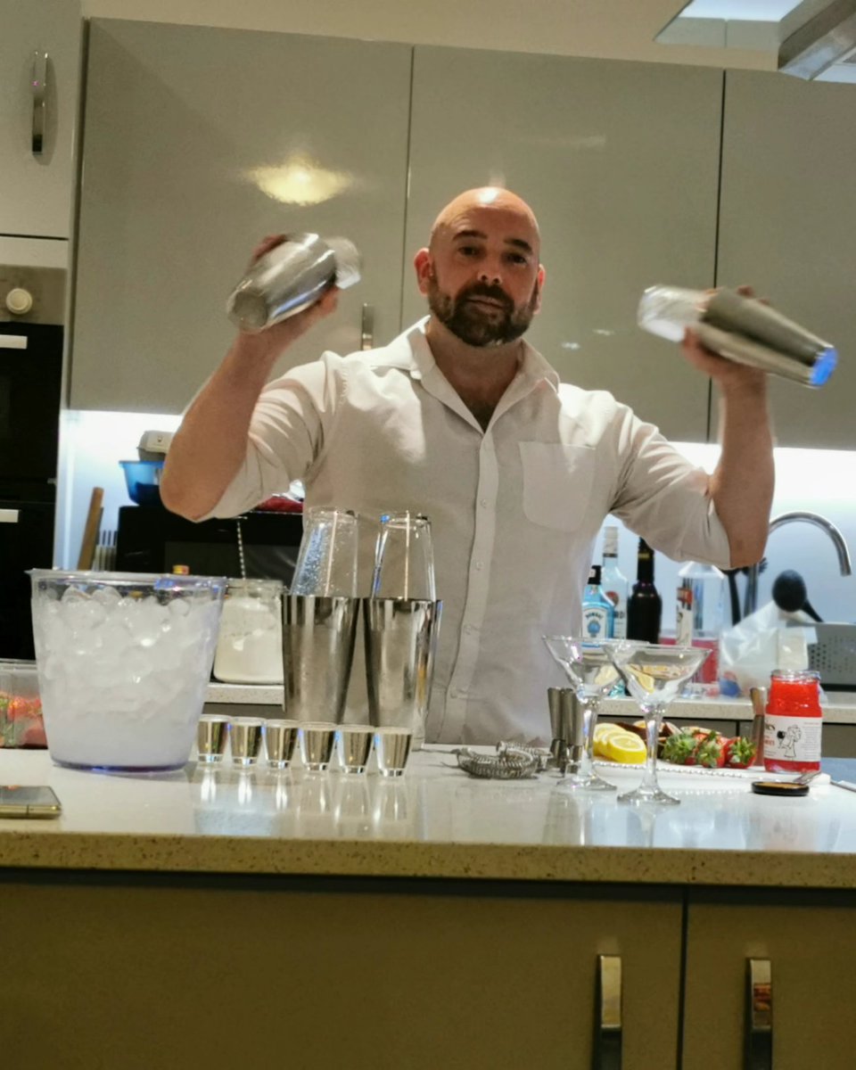 bishylicious's tweet photo. Just your typical Friday evening..... Personal mixologist with delicious cocktails (& added fizz) for 7! ๐ธ๐น๐พ๐ฅ So worth my bad head this morning ๐ #jimmytipsy #cocktails #fridayfizz #friends #laughter #practicallyperfectineveryway https://t.co/fkAsKbZ6CK