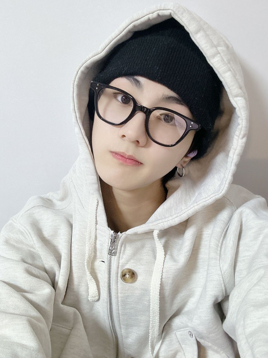 ADAMBELIEBER's tweet photo. ♥︎.     𝗅'𝖺𝗆𝗈𝗎𝗋    おごり.   𝗅𝖾  𝖼𝗈𝗎𝖼𝗁𝖾𝗋 
𝗆𝗒  𝖽𝖺𝗒𝗌  𝖺𝗋𝖾  𝗁𝖺𝗉𝗉𝗂𝖾𝗋  𝖻𝗒  𝗒𝗈𝗎𝗋  𝗌𝗂𝖽𝖾. https://t.co/JjYskIhuYk