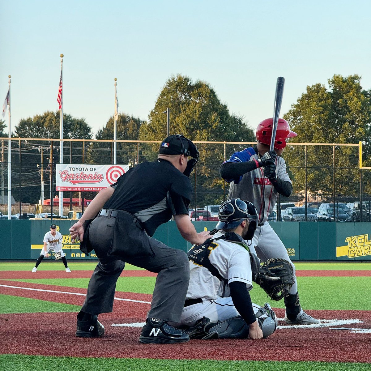 gohoneyhunters's tweet photo. 🍯CHAMPIONSHIP GAME DAY🍯
Game 4 is tonight. Gates open at 5:35 PM and game starts at 6:35 PM. We want to see you at the ballpark tonight cheering us on!

If you had tickets for last night’s game, stop by the box office to redeem FREE tickets for tonight’s game.

1/2 https://t.co/1NGtfYsSy4