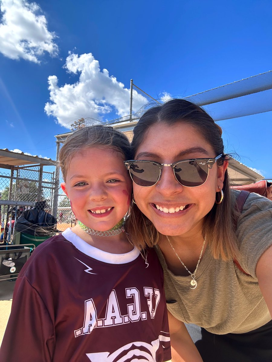 miss__juarez's tweet photo. Saturdays are for softball games! 🥎☀️So lucky I got to cheer for one of our Birkes Bulldogs! 🐾❤️ @BirkesCFISD She was amazing!! 🤩 https://t.co/R0b7rov8V7