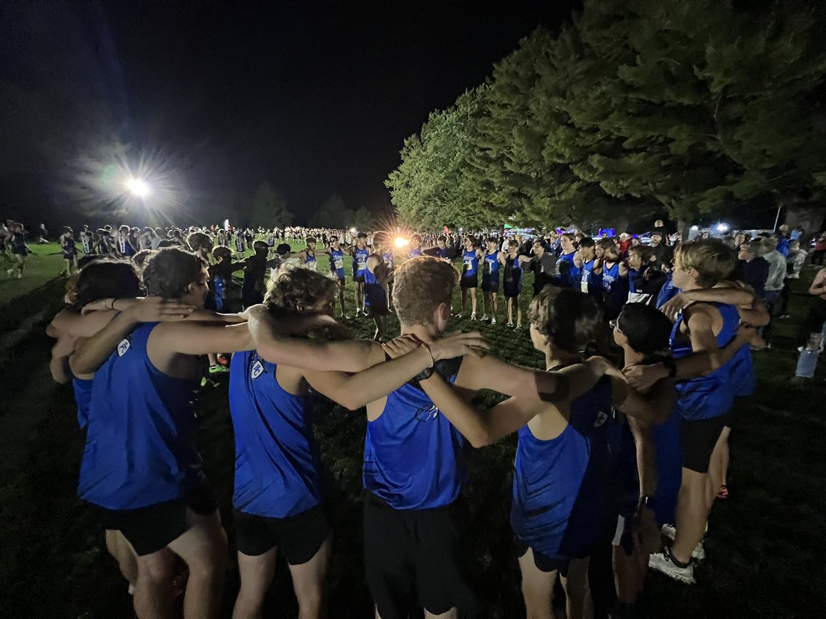 bchs_xc's tweet photo. It was a great night for the Lancers! https://t.co/c2HDm0lonp