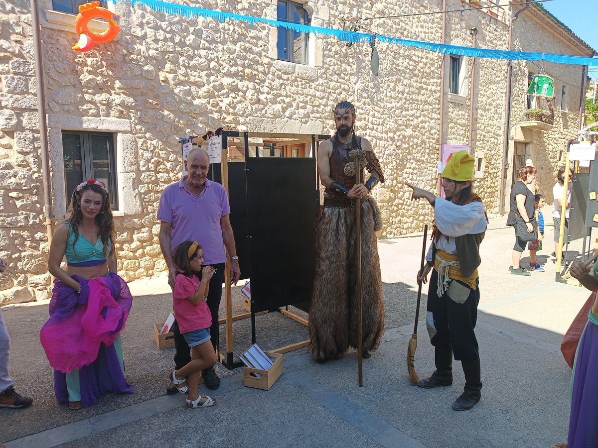 JaMassague's tweet photo. Fira del follet d'Avinyonet!!!! Genial!!!

Demà més!

#Emporda #Empordanejant #Fira #Follet https://t.co/TvzuENinEi