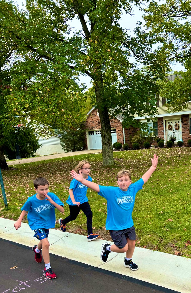 ms_aklamo's tweet photo. Best day ever yesterday @WilsonElem! Thank you @WilsonElemPTA for all your hard work! 💙 https://t.co/w57iiBpoiV