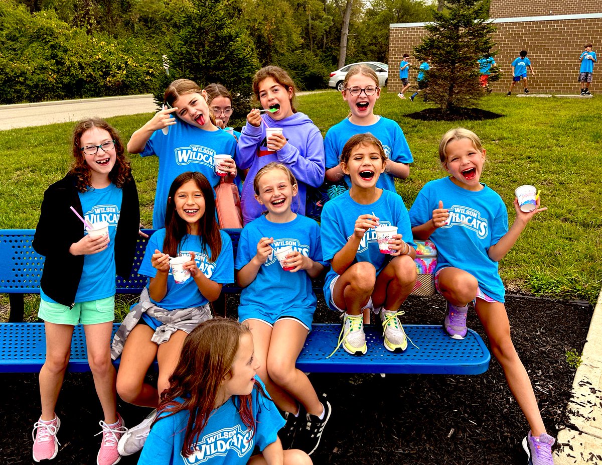 ms_aklamo's tweet photo. Best day ever yesterday @WilsonElem! Thank you @WilsonElemPTA for all your hard work! 💙 https://t.co/w57iiBpoiV