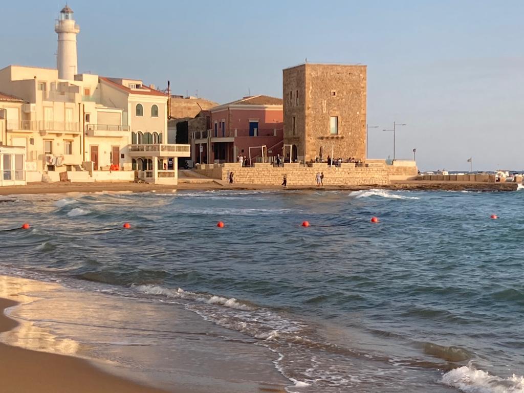 giulia_zardini's tweet photo. Manca sono Commissario Montalbano  ❤️👍 https://t.co/j7U0tUEQdj