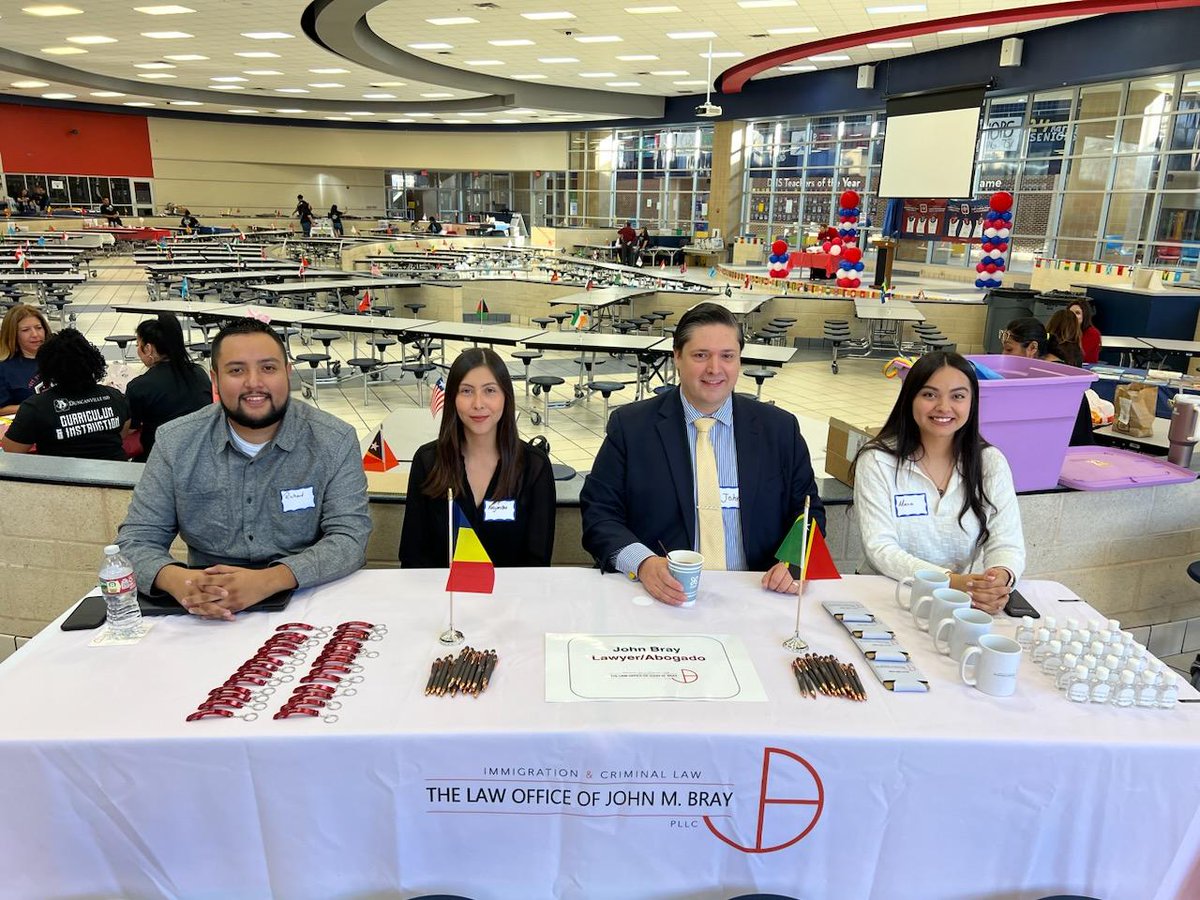 BrayImmigration's tweet photo. @DuncanvilleISD @Duncanville_HS @DvilleBESL Thanks so much for inviting us to the community fair! We really enjoyed the student performances and hearing @JoseMedinaJr89 speak of the importance of bilingualism. https://t.co/rmK7tzwq92