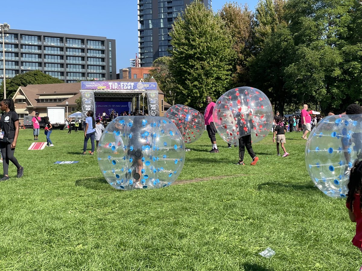 ChicagoCOPA's tweet photo. We are at TIP (Teens in the Park) Fest at Union Park today! Congratulations to all the young performers showcasing their skills today, and a special shout out to @ChicagoParks for this culminating event celebrating young artists! #TIPfest #chicago #copainthecommunity https://t.co/jzpBF7Ox1q