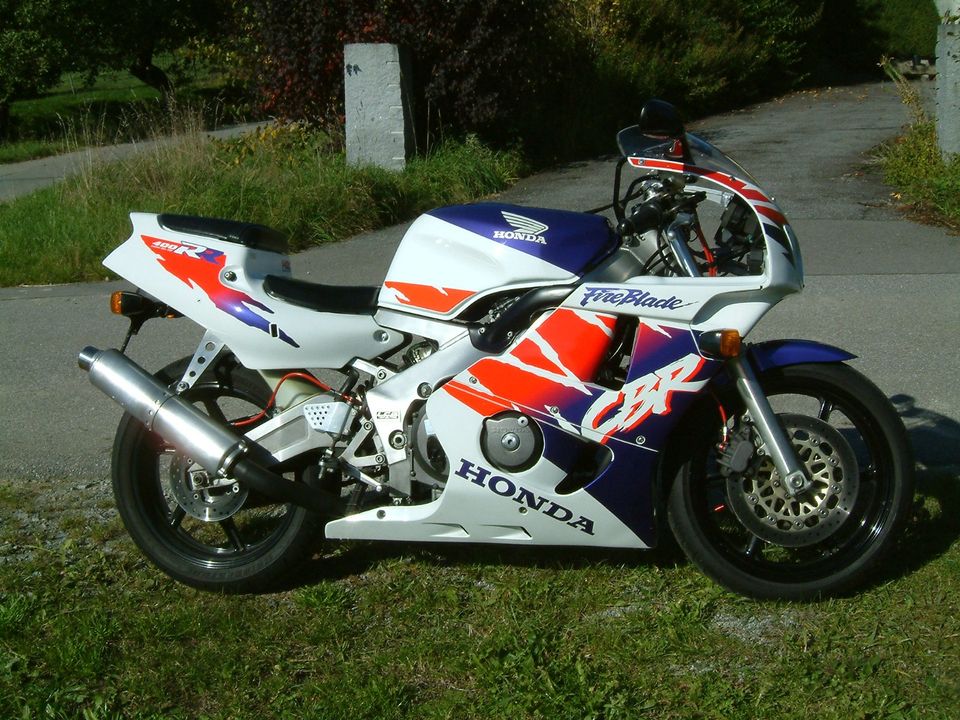 ClassicBikeShows tweet media