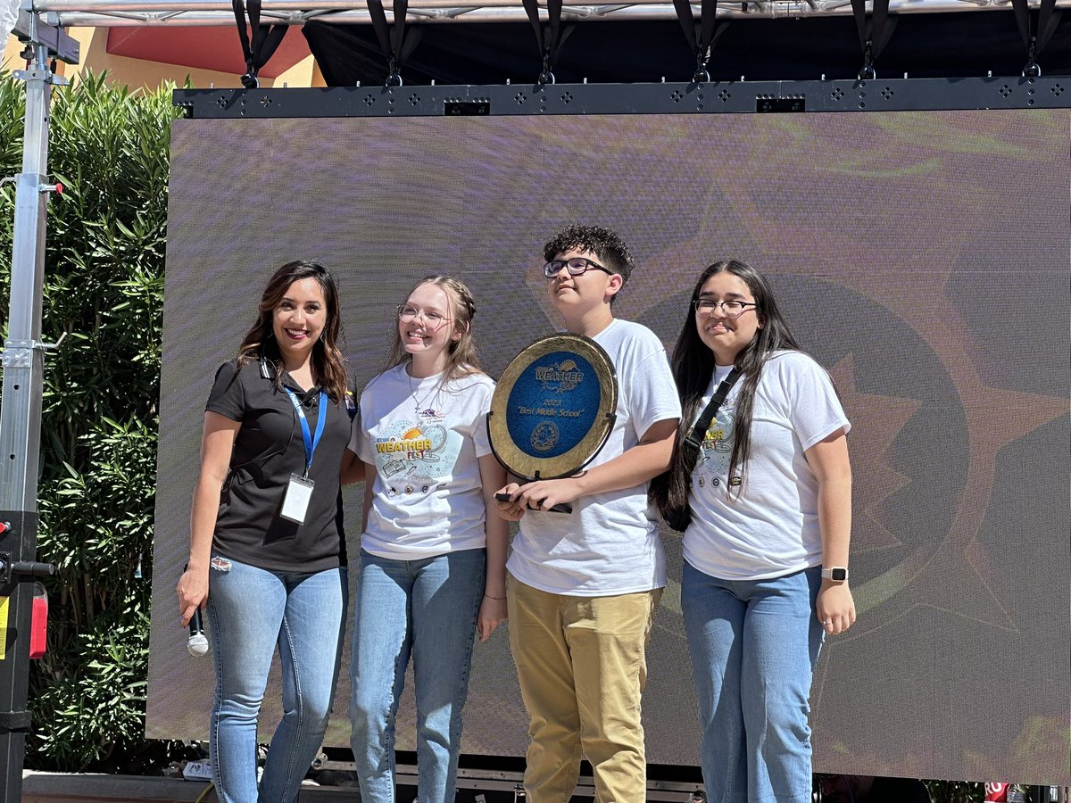 KTSMtv's tweet photo. โThe Precipitatorsโ win for their dice ce project about snow in El Paso #SISD #TMYK #WeatherFest https://t.co/2nKmkjgYMb