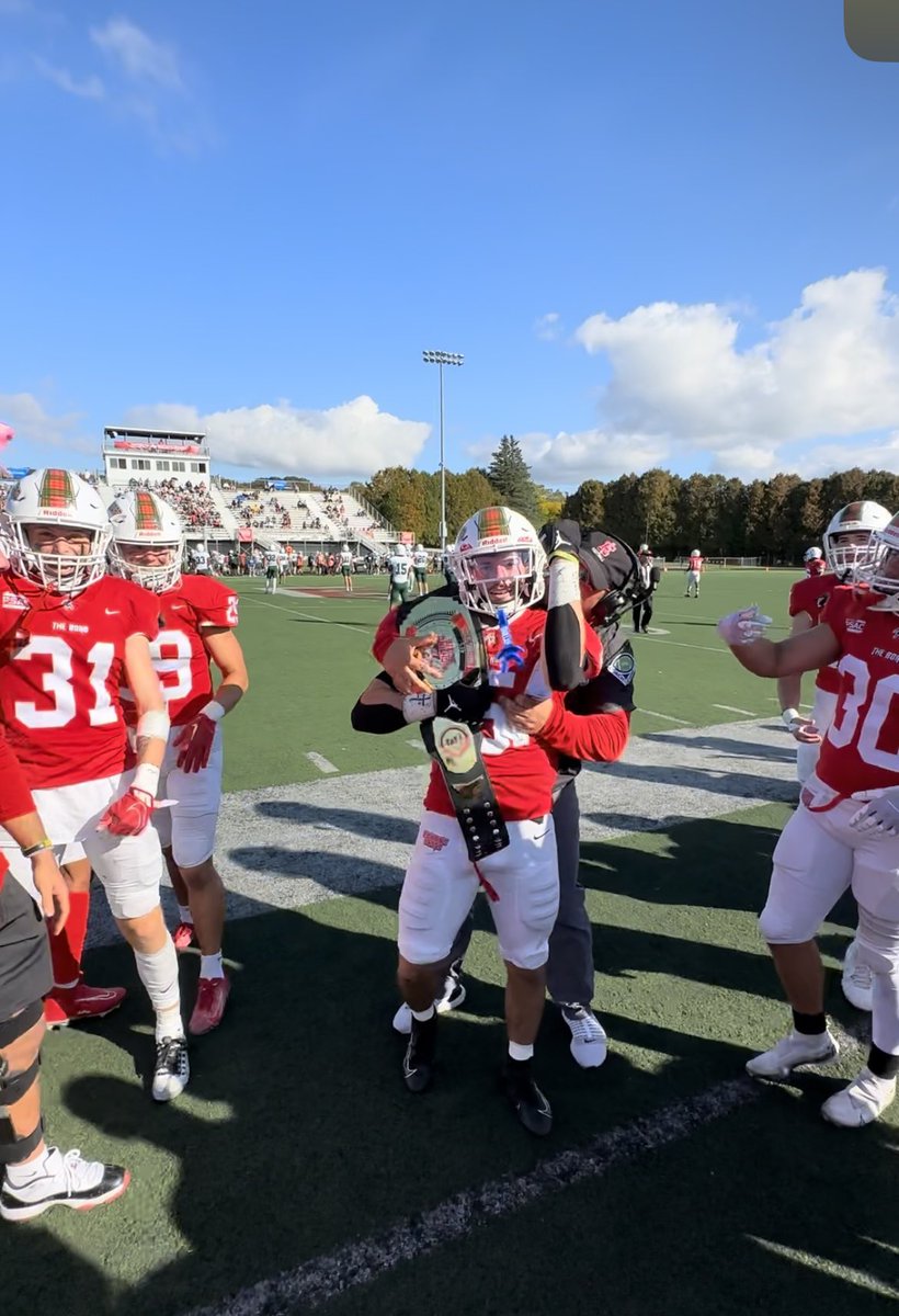EdinboroFB's tweet photo. TOBY CLINE with his second pick of the day! 📸🎉👏🏼 https://t.co/UeapsCznjO