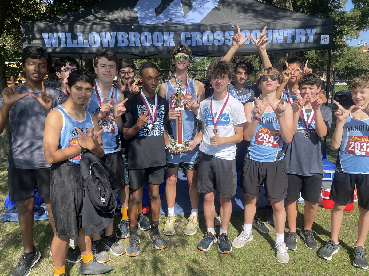 Congratulations to our Varsity and F/S Boys Cross Country teams for winning their respective Championships at today’s Solorio Sun Warrior Invite! 

Meet results can be viewed here:
athletic.net/CrossCountry/m…

#DubsUp <a href="/WBHSXC/">Willowbrook XC</a>