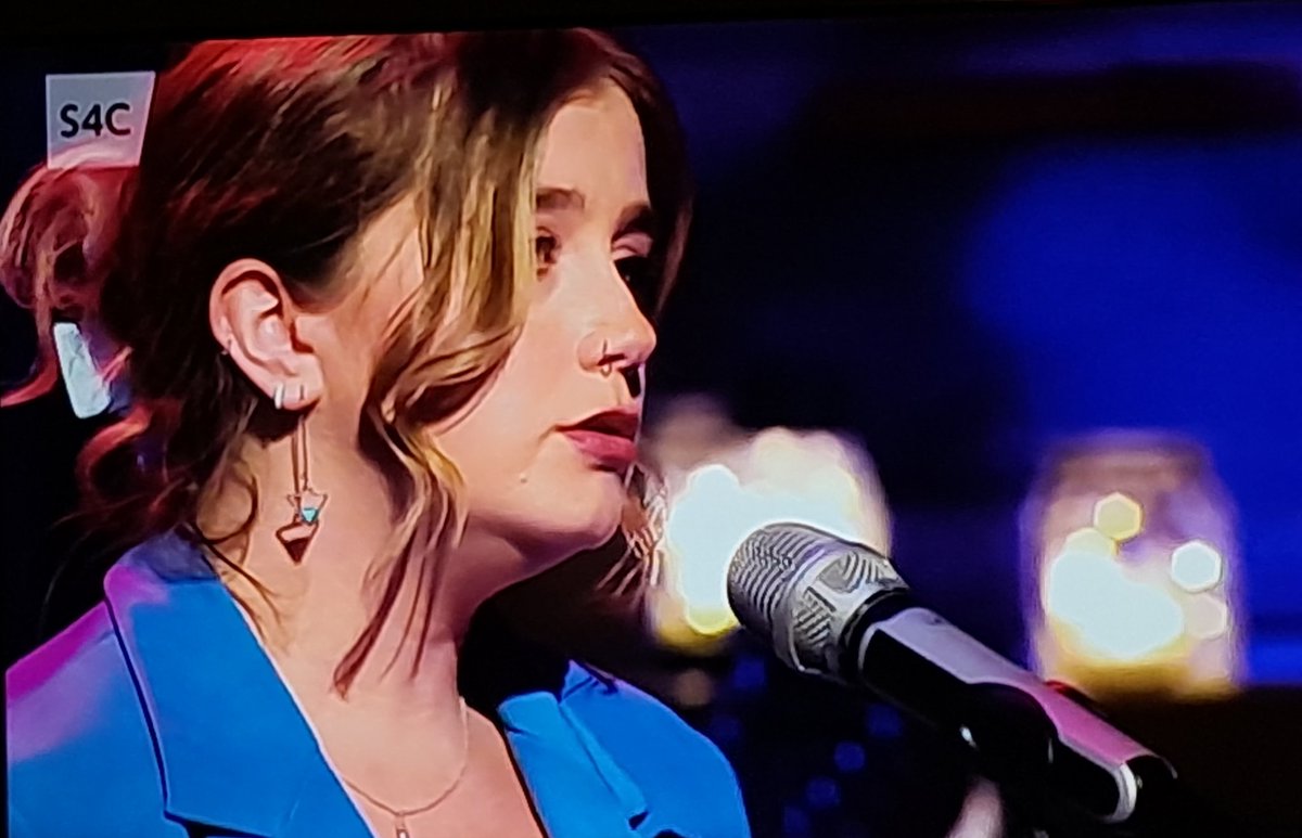 FfionClwyd's tweet photo. πππ @JacobElwy ac asiad lleisiol ei chwaer @mali3lwy ar @nosonlawen @S4C heno
Talent teulu Bryn Bugad #Clwt #Llansannan πͺπ½ https://t.co/mQZbsN3IkO