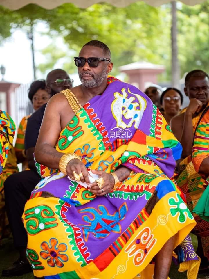 Global_Folder's tweet photo. Proud of the African heritage.

As part of celebrations for the first Akwasidae of the year, 2023, Hollywood superstar Idris Elba paid homage to the Asantehene, Otumfuo Osei Tutu II, at the Manhyia Palace.

Idris Elba looks so great in Kente, rocking it effortlessly.  Kente comes from the word kenten, which means "basket" in the Asante dialect of the Akan language, referencing its basket-like pattern. 

The origins of Kente cloth date back to 12th century Africa, in the country of Ghana and the Ashanti people. The cloth was worn by Kings, Queens, and important figures of state in Ghana's society during ceremonial events and special occasions.