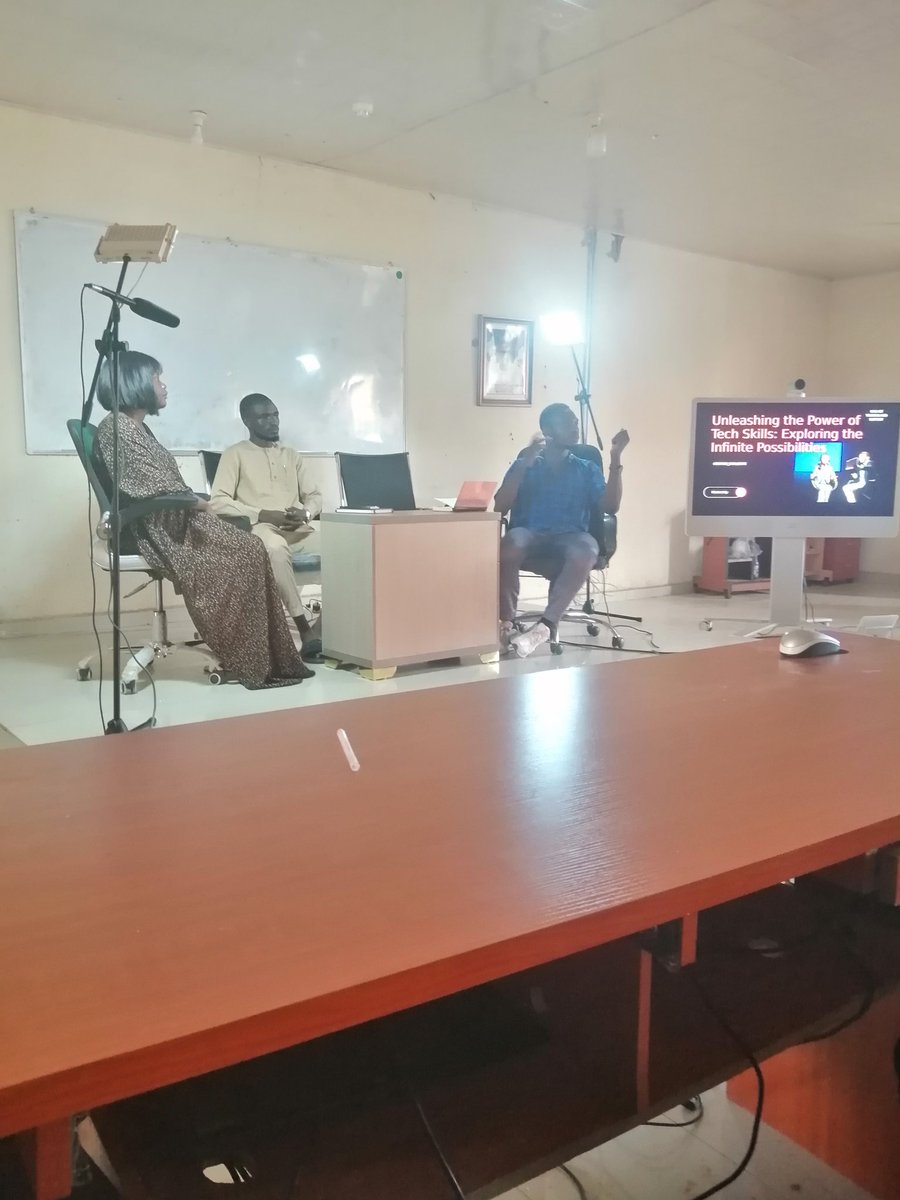 Jesse_can_code's tweet photo. Consistency, displine and networking
That's what stood out for me from our Tech talk
It was great having Gideon the CEO of Blackburn and Moses a big thanks to @white_christx for this educative session
#100DaysOfCode
#Beyondchallenge https://t.co/1ePDmO2v2h