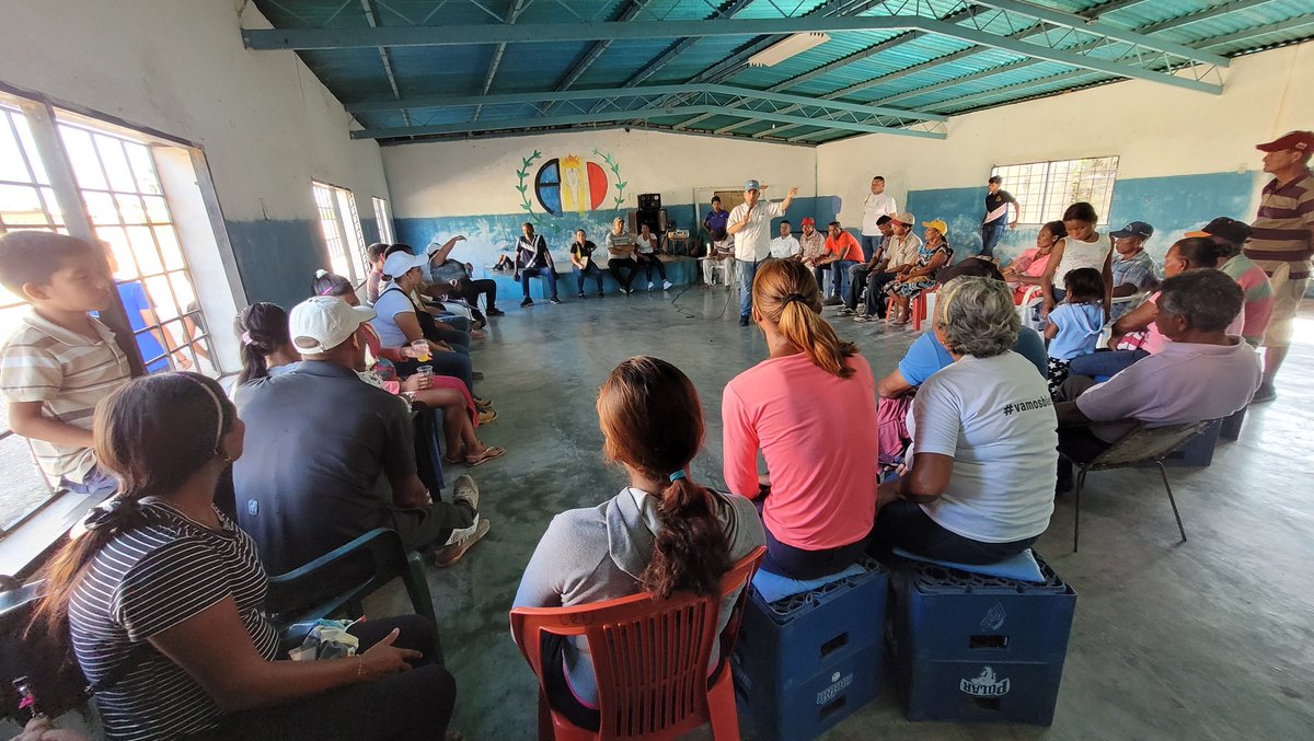 PieroMaroun's tweet photo. Ahora en Uracoa, hasta el municipio más lejano llevando el mensaje, escuchando a nuestros equipos, y fortaleciendo la organización de este trabajo por la prosperidad de Venezuela. #RecorriendoMonagas #DemosElPrimerPaso🇻🇪 https://t.co/493vnKqiSU