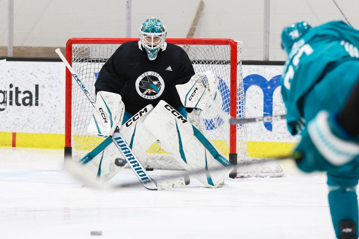 gettin' ready for the 𝘱𝘳𝘦𝘴𝘦𝘢𝘴𝘰𝘯 night of nights 🫡