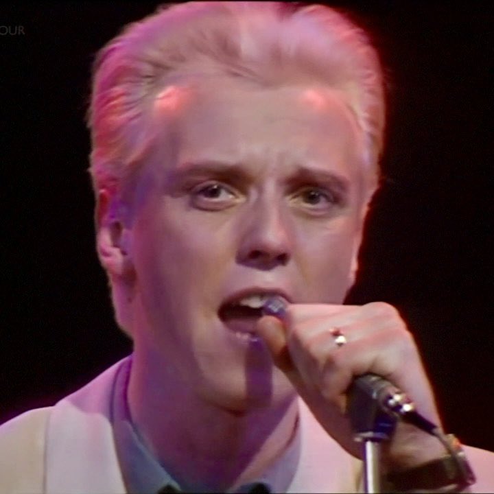 StephanieSermon's tweet photo. #TriviaAboutMe…
As a youngster I used to think that #Heaven17’s #GlennGregory and actor #JakeBusey were one & the same! https://t.co/w4U2TAhLKd