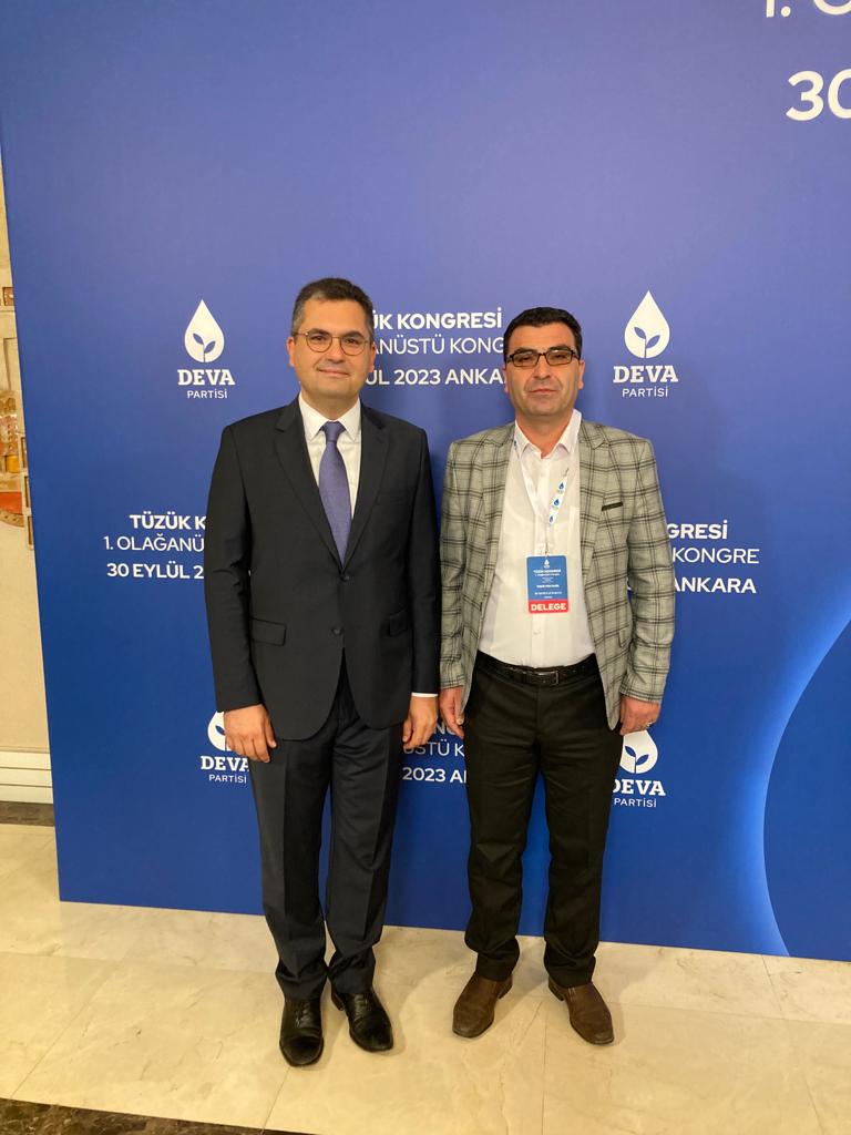 ImdatPektemir's tweet photo. Balıkesir Milletvekili Burak Dalgınla Tüzük kongresindeyiz https://t.co/BxZ4liLiso