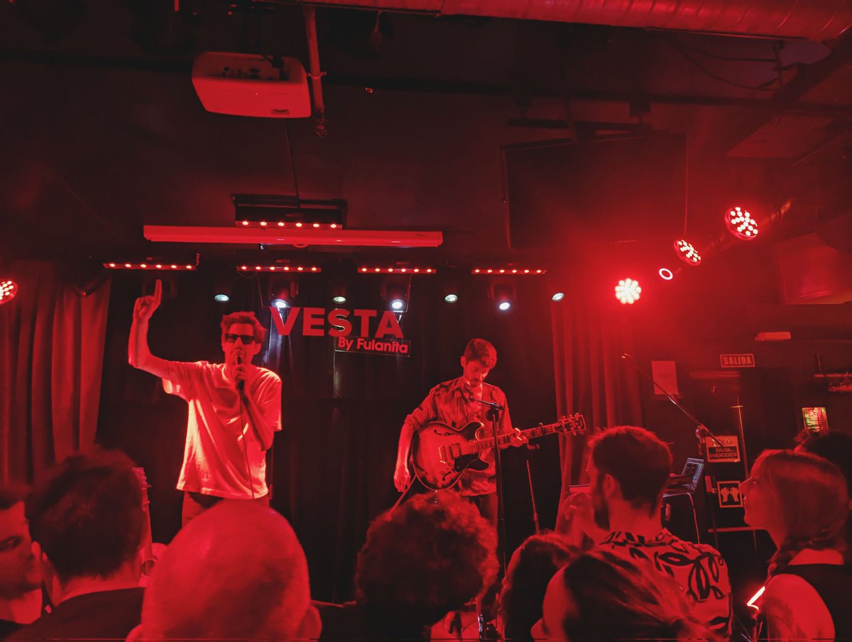 Los <a href="/NuevosFenonemos/">Los Nuevos Fenómenos</a>, con todo el flow y todo el mojo.