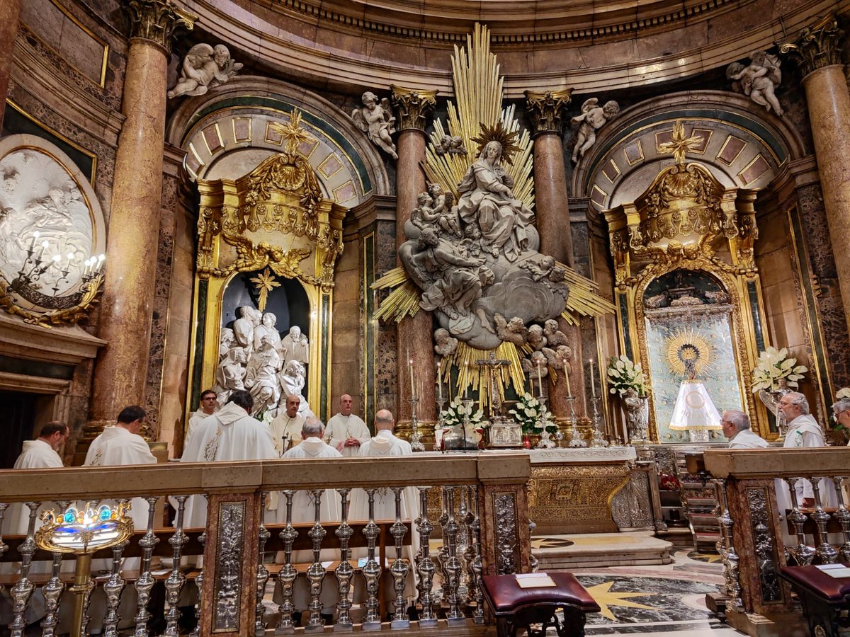 Hemos celebrado hoy también con alegría el recuerdo y ejemplo del escolapio venerable Pedro Díez Gil. La familia escolapia agradecida ora a los pies de la virgen del Pilar. Pedro fue escolapio en modo excepcional, que renueva en nosotros el deseo de vivir a fondo nuestra vocación