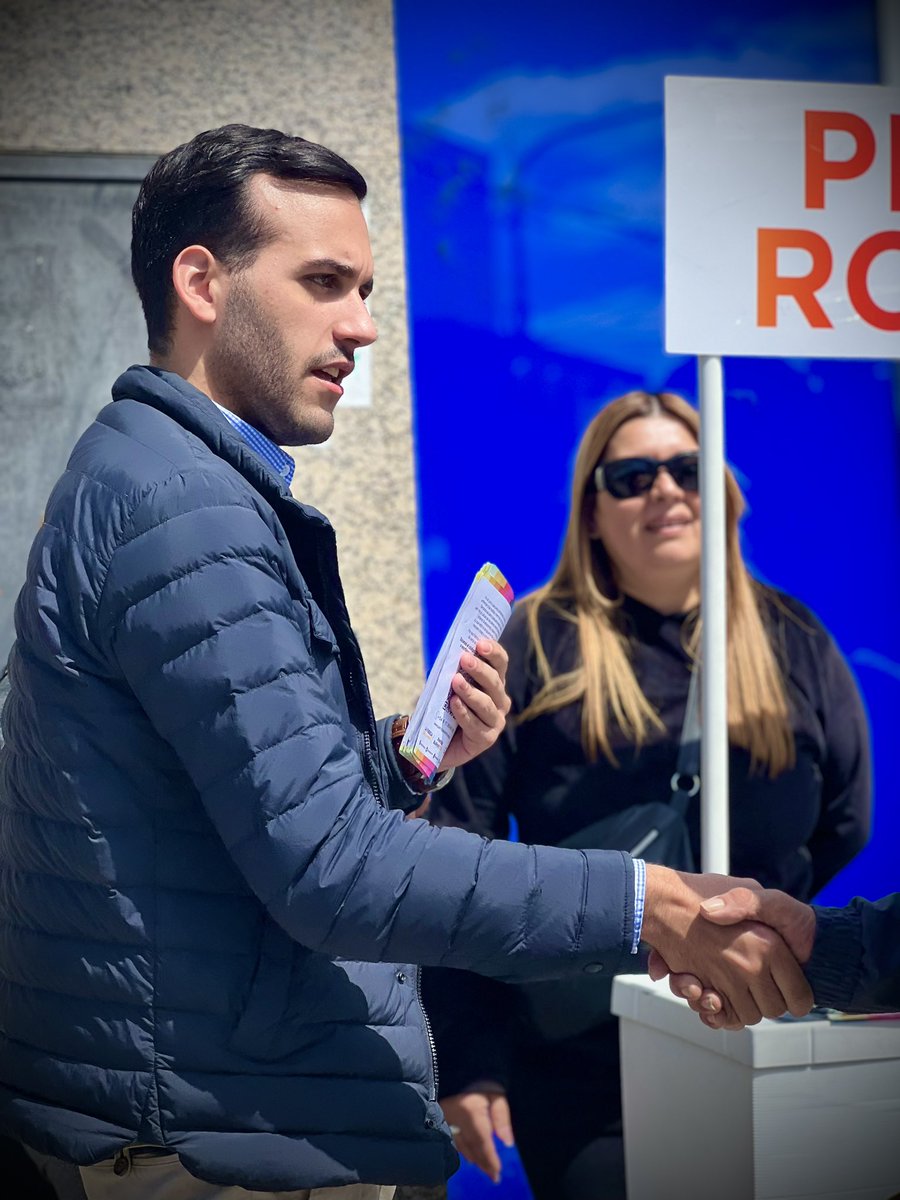 NachoOyarzu's tweet photo. “No damos más. Lo que hicieron estos tipos con nuestro país es imperdonable” 

¡Cada vez falta menos. El 22 de octubre hagamos historia!

#EsAhora #PatriciaPresidente #EsElla https://t.co/8mFNse3cue