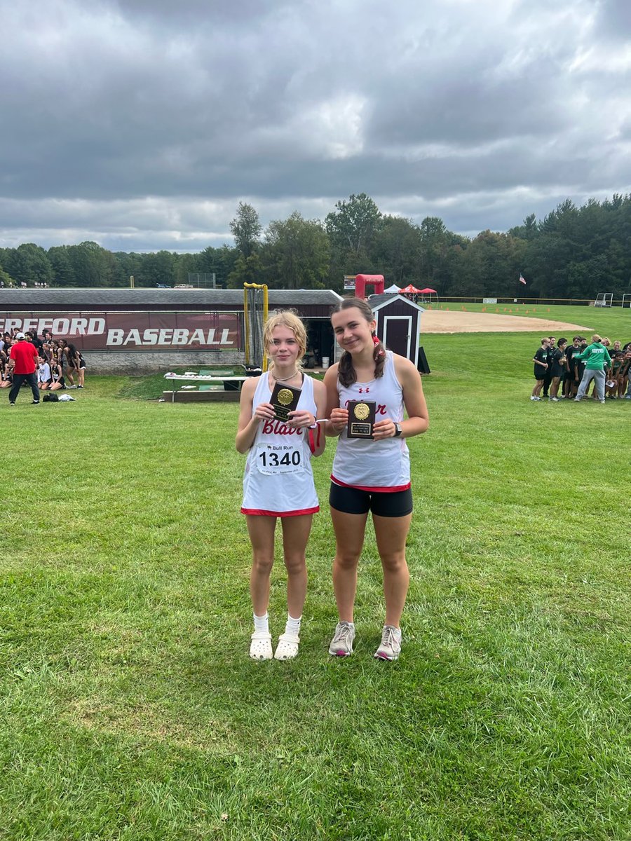 Mrs_A_Bosse's tweet photo. Congrats to Blair's XC Team - the Boys won the large varsity race at the 2023 Bull Run Invitational, and the Girls placed 4th. The Boys were led by Alex (4th), and the Girls were led by Ingrid (5th) and Julia (10th)! https://t.co/qtTDrzJivg
