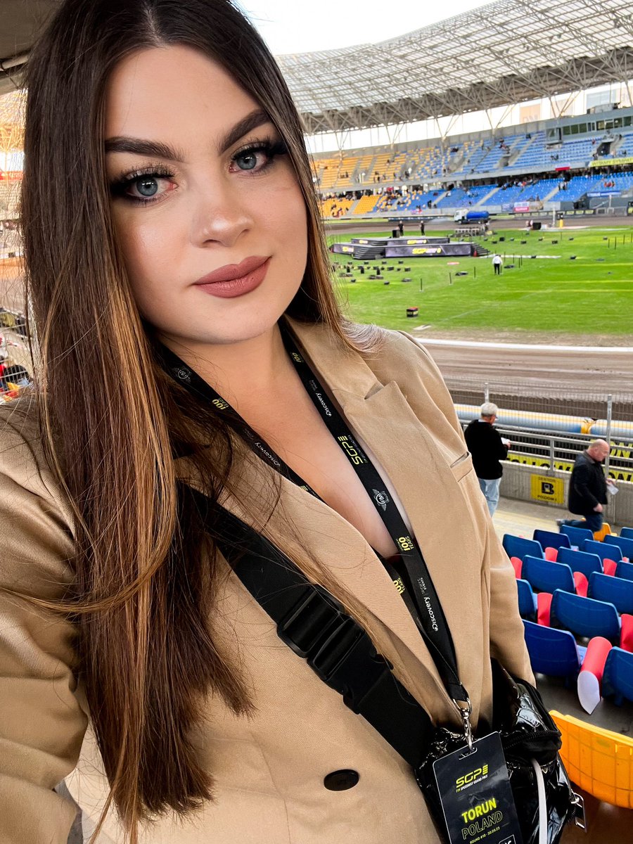 julczzzi_'s tweet photo. Lecimy z tym #SGP 🏁

Zdjęcie, kiedy były jeszcze puste trybuny 🤓

#speedwaygp #speedway #żużel #zuzel https://t.co/LYw7DxzoQg