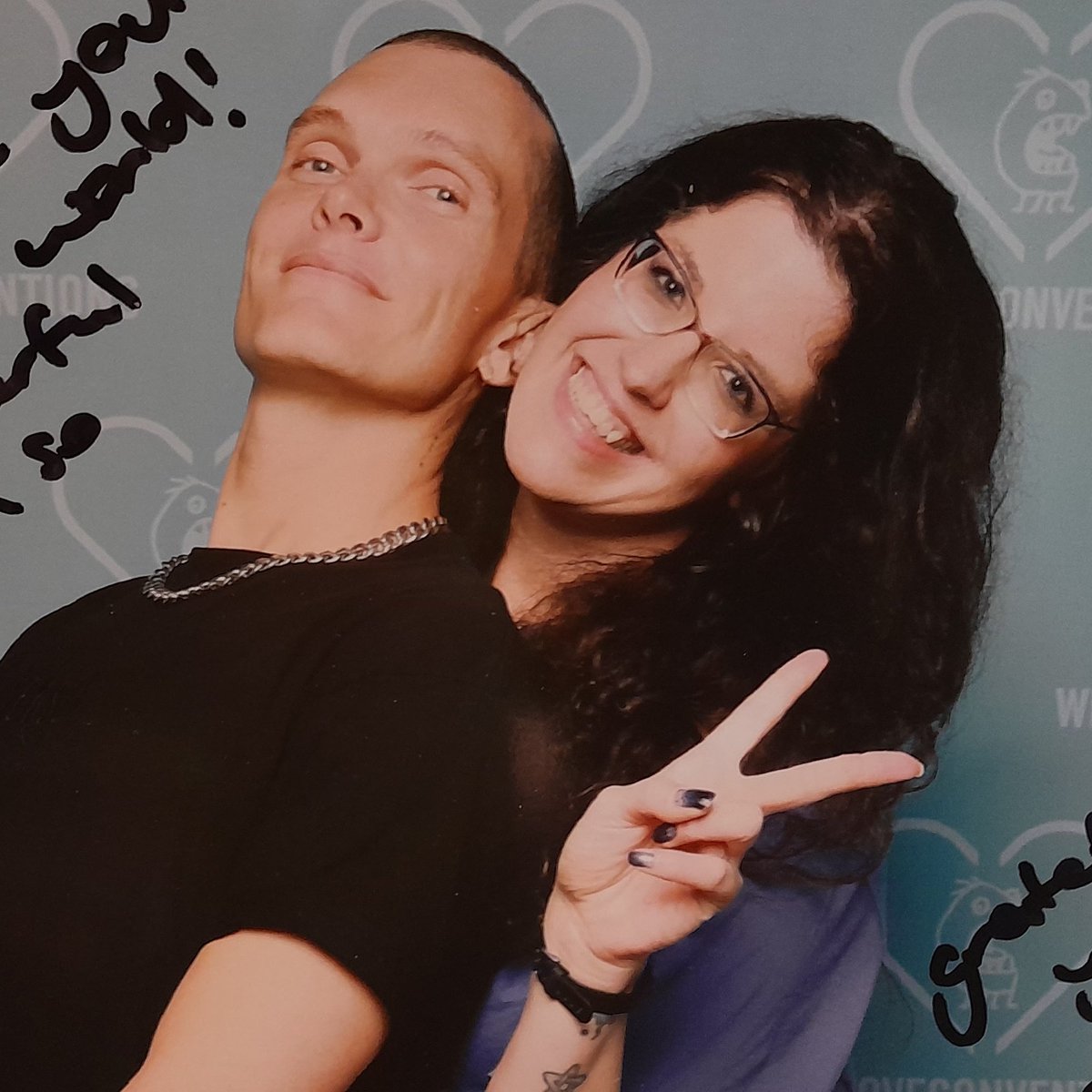 AnieHansen's tweet photo. He makes me happy 💛 https://t.co/Dy4IWksY2A