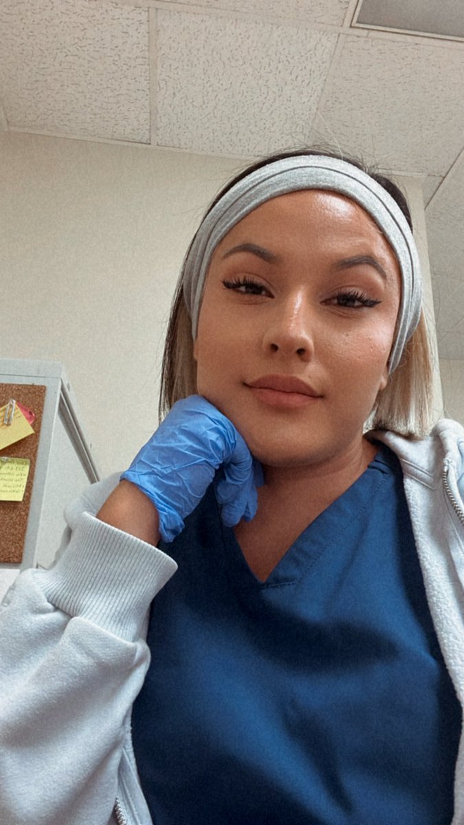 Happy Saturday everyone! Work selfie since I'm too busy to upload art now...