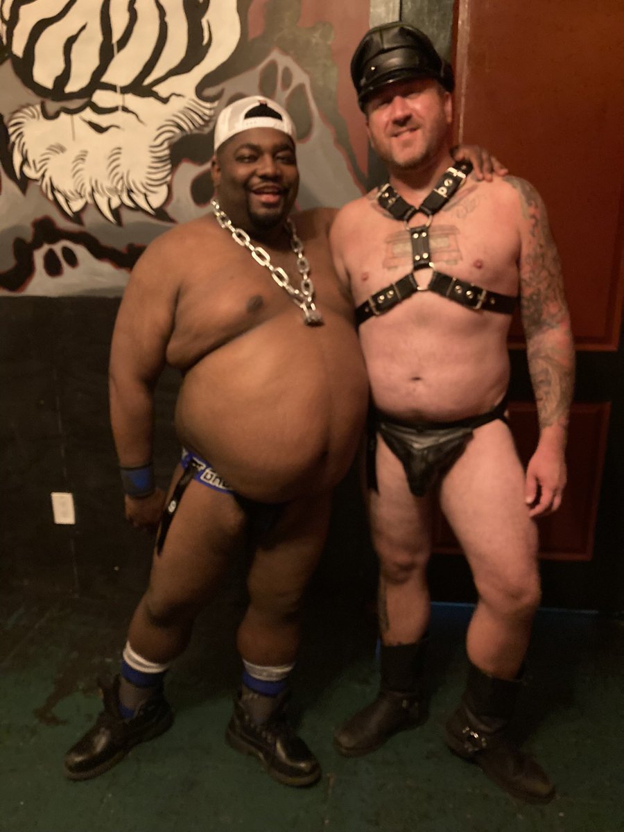 BamaBoyPaparazz's tweet photo. My leather brothers are amazing , stayed tuned for the next big thing #leathermen #newguard https://t.co/kotQLhZLCn