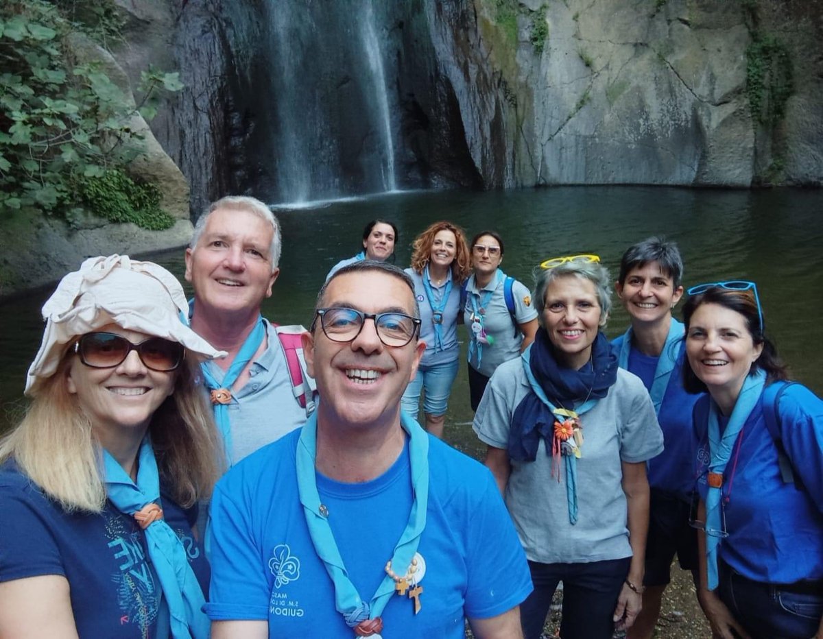 masci adulti scout tweet media