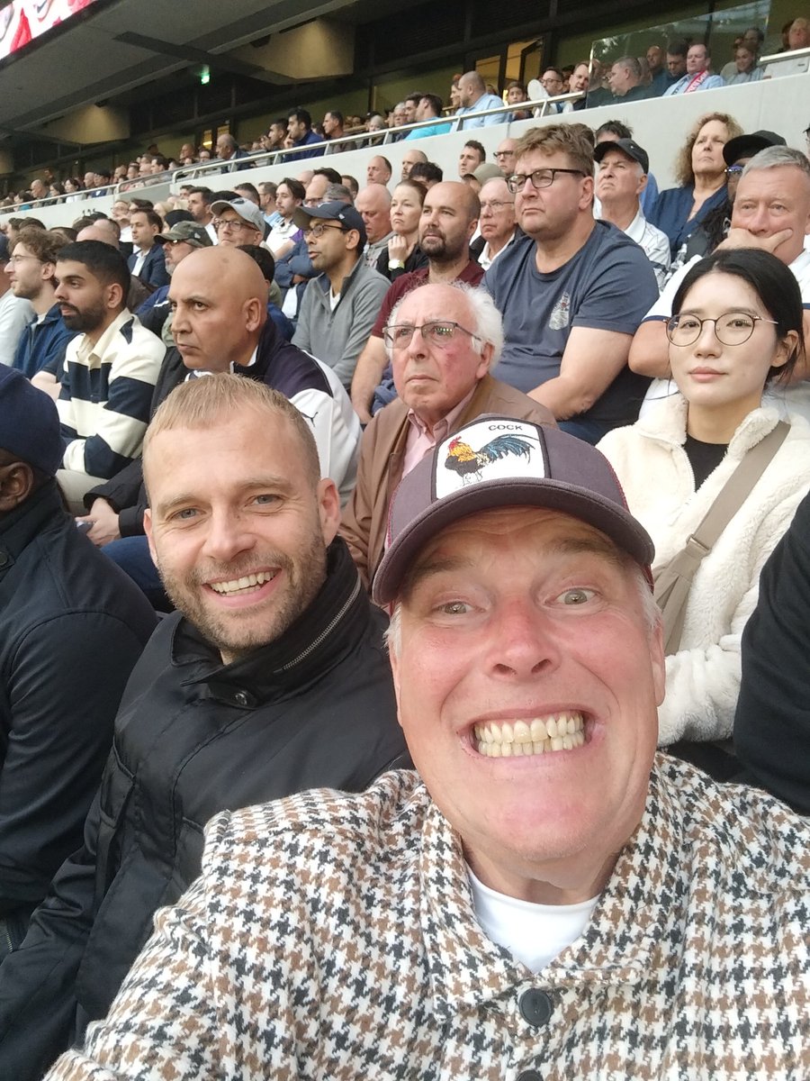 Fucking hell 

Just ... fucking hell 

I thought the roof was coming off when the winner went in 

<a href="/frankmajor_/">Frank Major</a> gives the best hugs