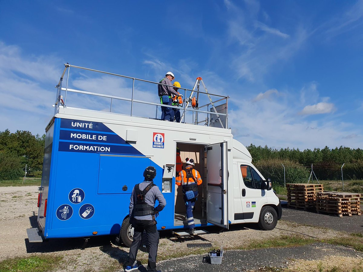Parce que la #sécurité est notre priorité, les équipes <a href="/Storengy/">Storengy</a> Chemery ont participé à l'exercice annuel de mise en situation lors d'intervention en espace confiné avec l'unite mobile de #francesecurite.