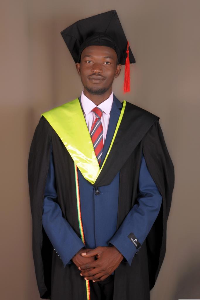 OtimAyugi's tweet photo. Yes many of us finished University, some of us decided to join politics, some of us decided to start businesses, a few us got employed and a majority of us are unemployed.
What we need from you us young os courage and hope for a better tomoro..
Bulu Wadii Cwinywa🙏 @LetkidegaB https://t.co/J6lqlodH3x
