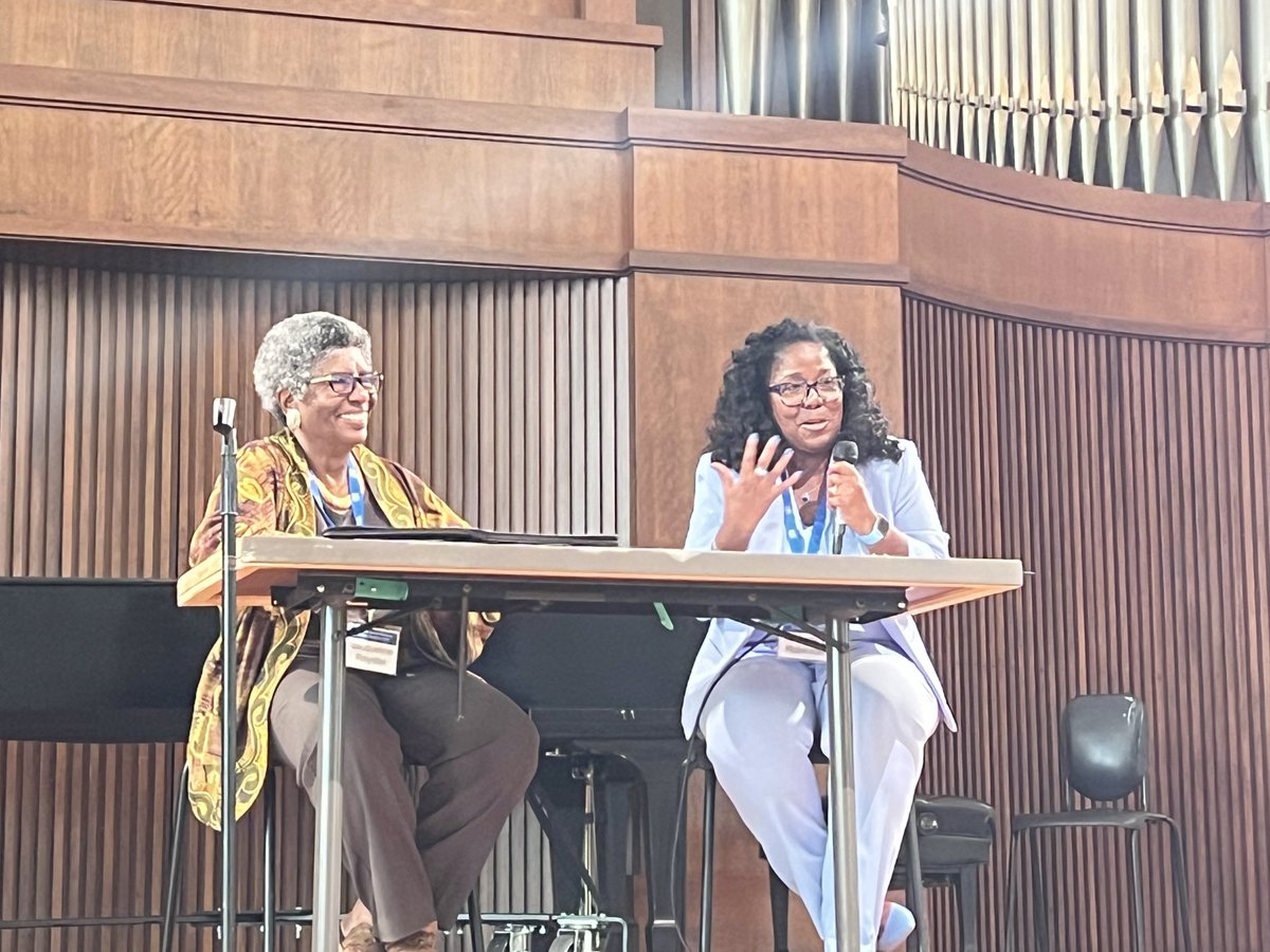 CFSHRC's tweet photo. "Welcome to my House" ~ says Dr. Jacqueline Jones Royster 

Opening Remarks: Dr. Jacqueline Jones Royster,  in conversation with Dr. Michelle Bachelor Robinson 2023 Feminisms and Rhetorics Deconference Chair https://t.co/uqLVnPs9hL