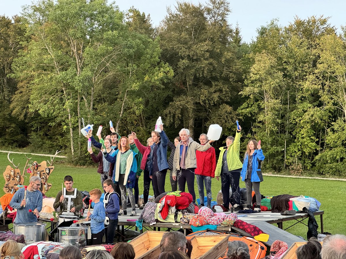 Michael_Jahn_GB's tweet photo. Auf offener Lichtung

Großartige Open Air Vorstellung des Theater Lindenhof, Melchingen. 
Gibt noch ein paar Termine im Oktober. https://t.co/Av9IkIyYra