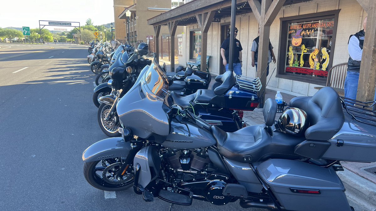 intheknight's tweet photo. Two Thieves MM out riding today with a few friends. #gocommitlive #vulturemine and more. #bornathiefdieasaint #ttmm https://t.co/AOFGVl1V4s
