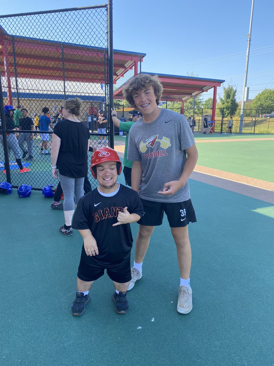 Michael Voss (@vossm1) on Twitter photo Was great seeing our Riverdale athletes represented at the Miracle Field games this morning. Thereβs something really special about kids that sacrifice the first Saturday morning of fall break to serve others in our community. <a href="/RiverdaleHighTN/">Riverdale HS</a> <a href="/_TheReservation/">Barry M Messer</a> <a href="/RHS_WarriorsFB/">Riverdale Football</a> Was great seeing our Riverdale athletes represented at the Miracle Field games this morning. Thereβs something really special about kids that sacrifice the first Saturday morning of fall break to serve others in our community. <a href="/RiverdaleHighTN/">Riverdale HS</a> <a href="/_TheReservation/">Barry M Messer</a> <a href="/RHS_WarriorsFB/">Riverdale Football</a>