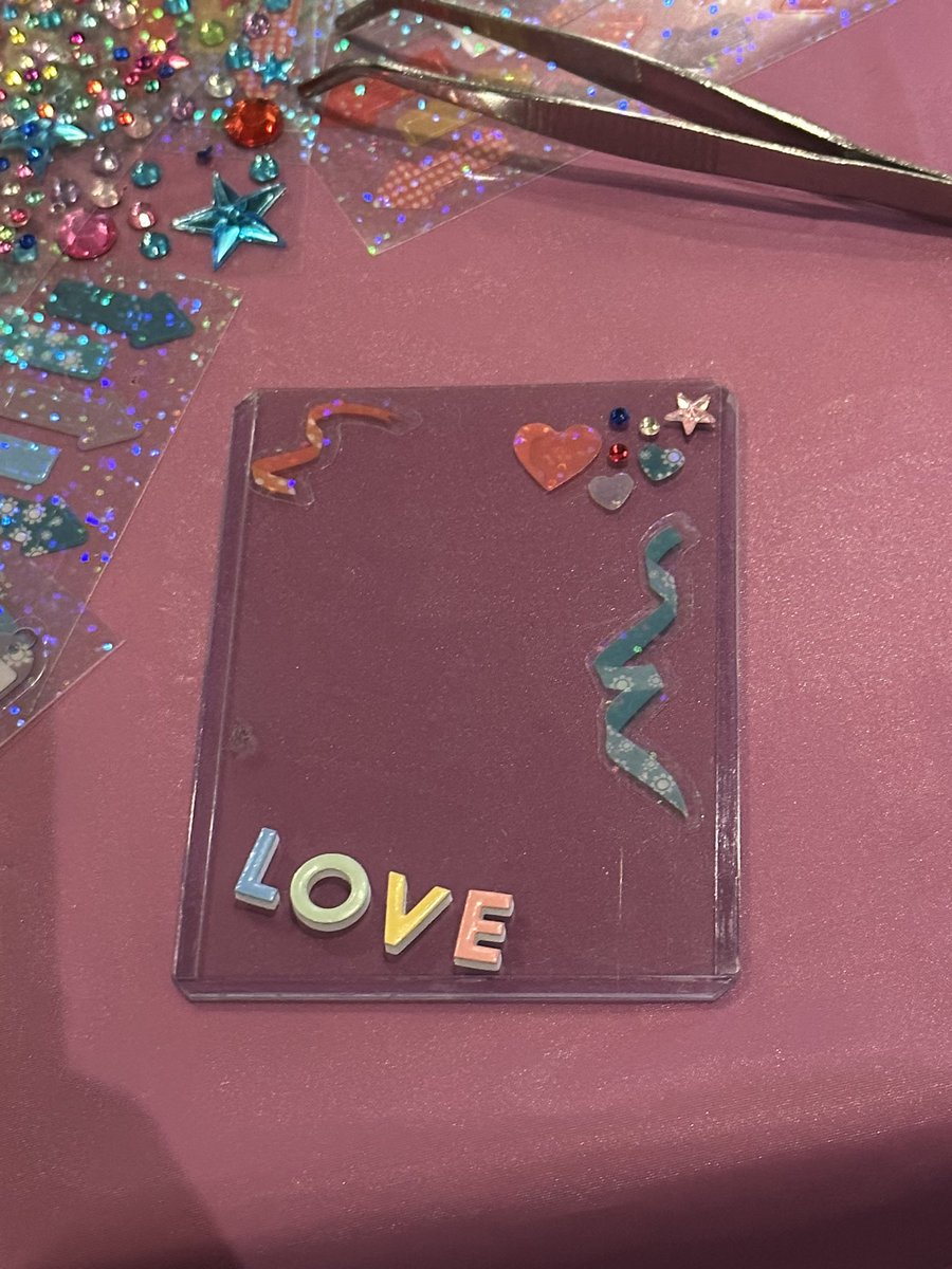 jmnlvsbtchs's tweet photo. tripleS LOVElution nyc celebration 🎉 such cute deco stickers
#EnViEvents #EnVixtripleS
@triplescosmos @envimediaco https://t.co/w7hZ7m3xgG